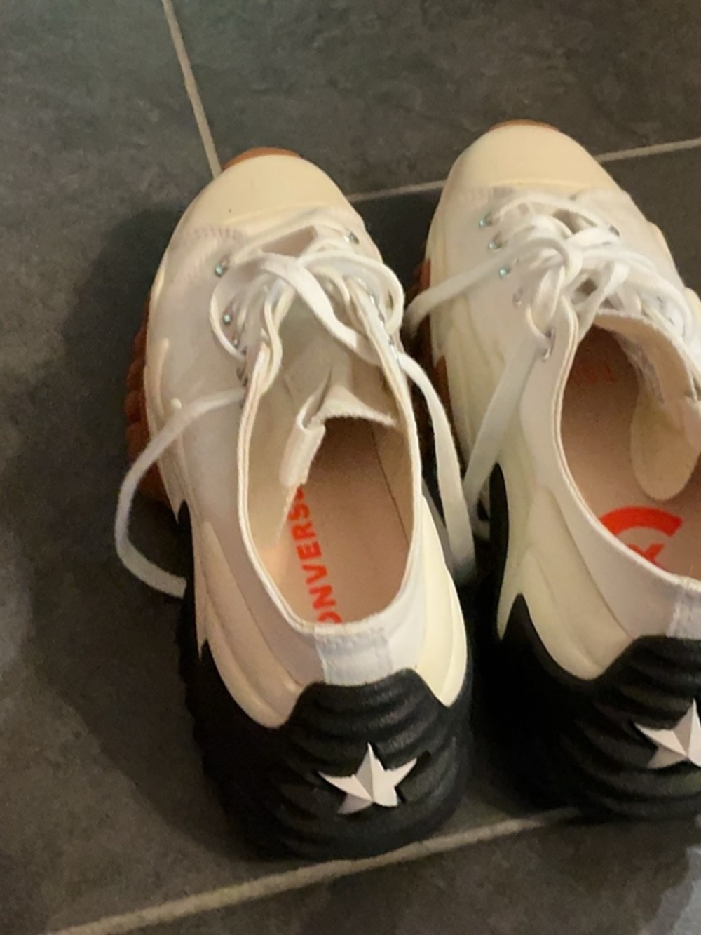 Converse sneakers men’s 5.5, woman’s 7 - Picture 3 of 5